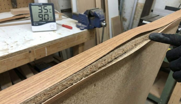 Hình ảnh minh họa lỗi bong mép PVC góc cận