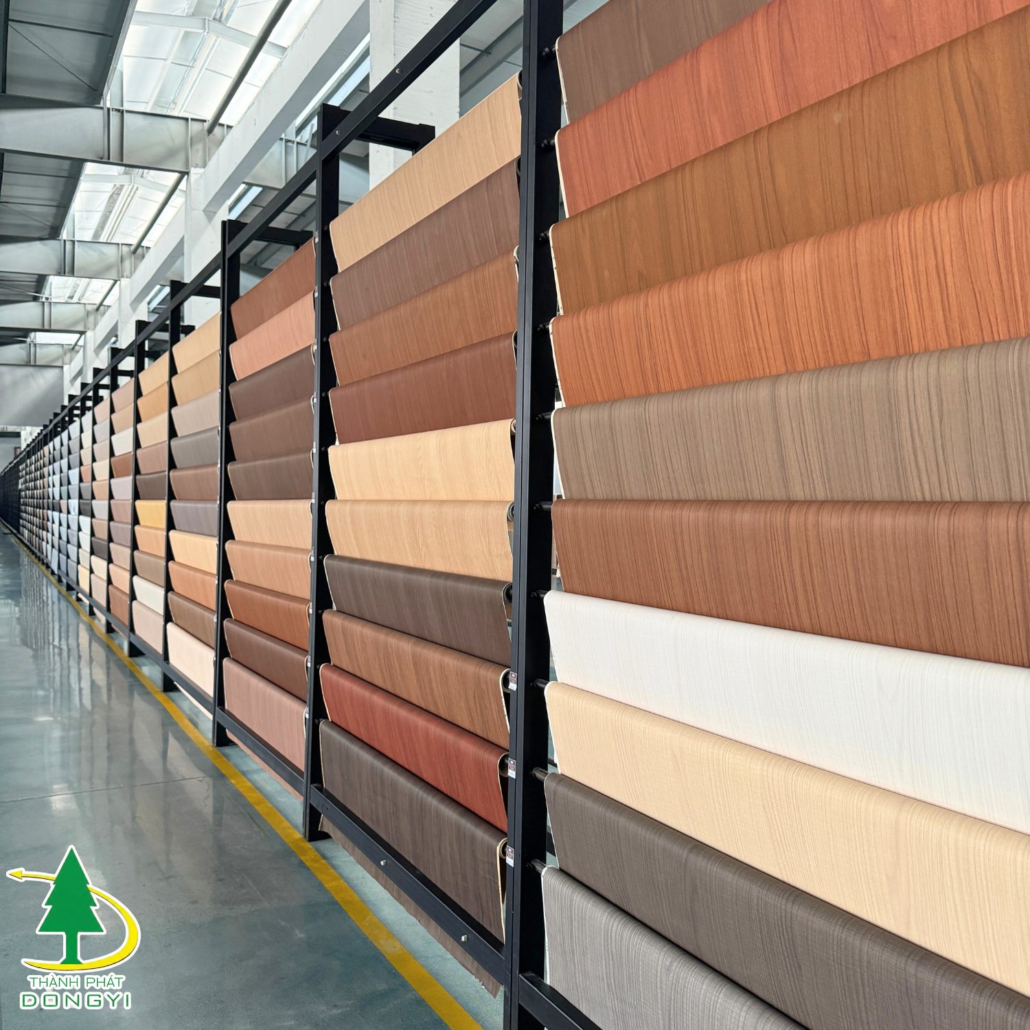 Ảnh cuộn màng film vân gỗ nhiều màu tại Thành Phát Dongyi