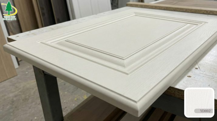 Cánh tủ bếp tân cổ điển soi huỳnh sâu phủ màng PVC hút chân không